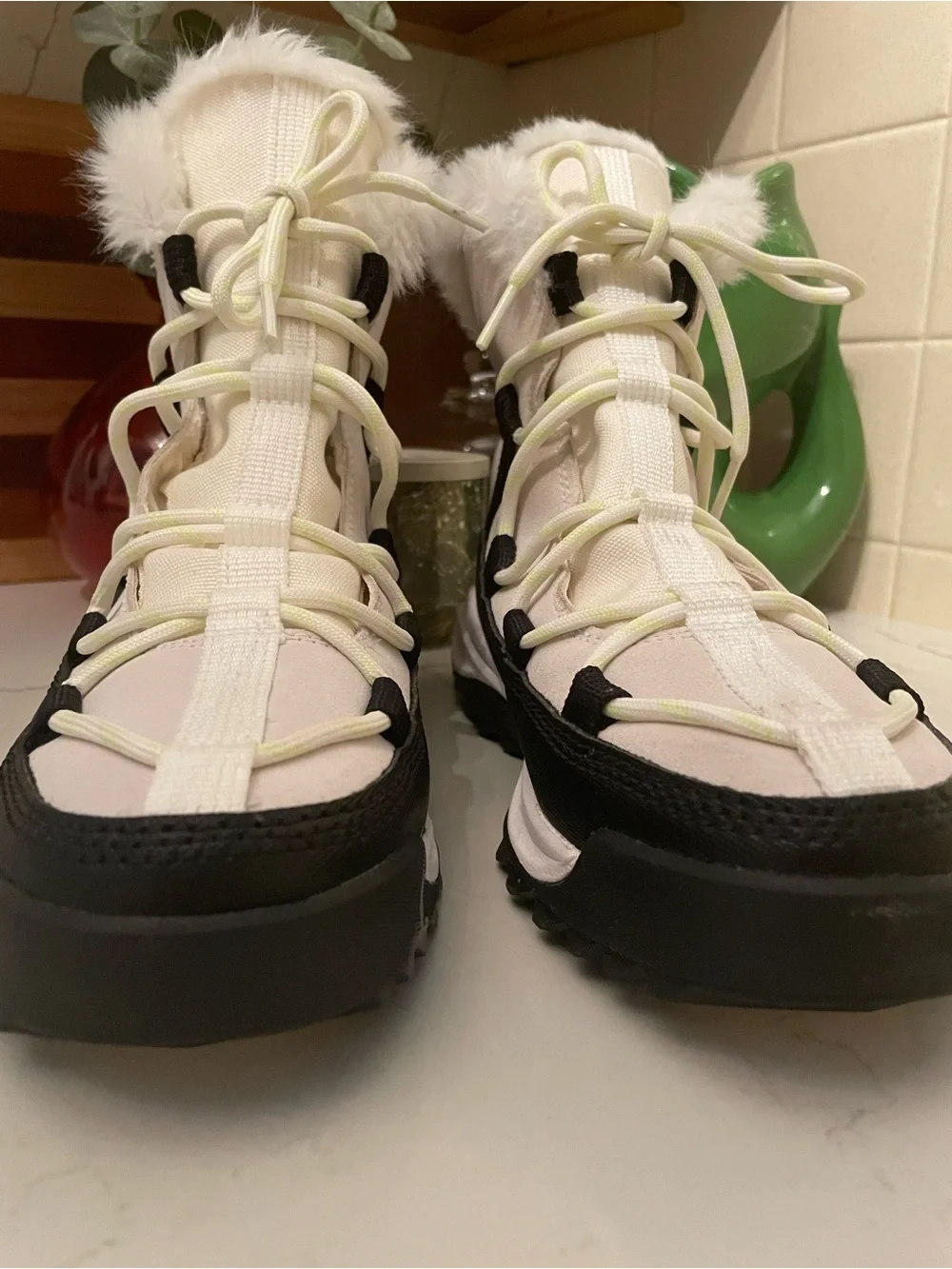 Sorel Ona RMX Glacy WP (Style NL5050-125) in Sea Salt/Black